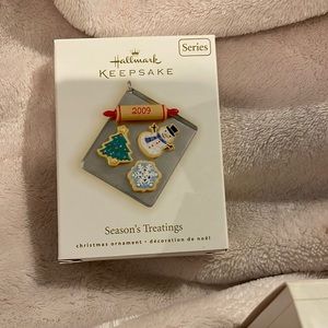 2009 Season’s Treatings Hallmark Ornament
